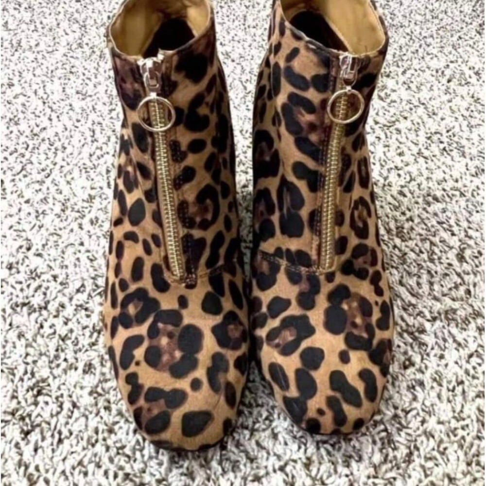 NEW From Cato Animal Print Suede Ankle Bootie Boots Front Zipper Leopard - Picture 2 of 2
